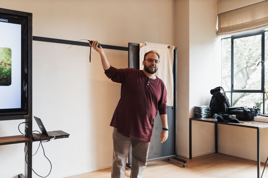 Lernende bei Pro Academy UG beim Programmieren und Webdesign